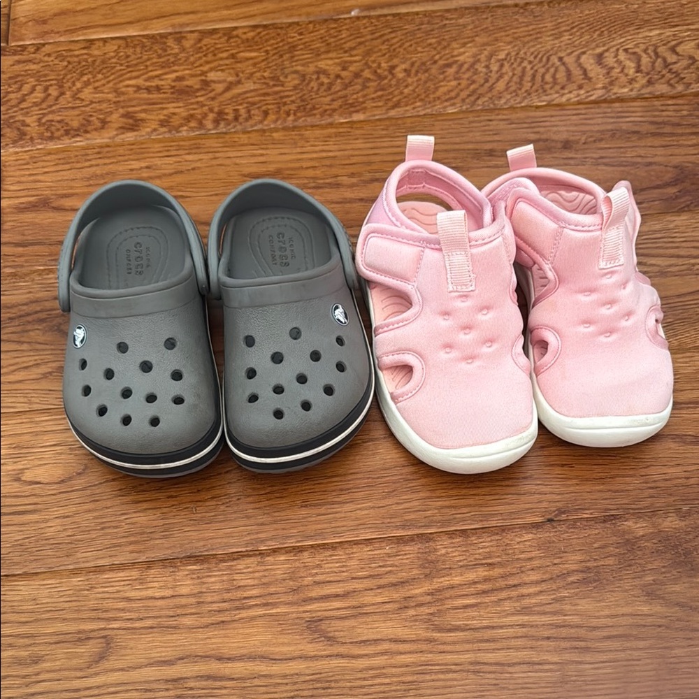 Toddler Crocs Gray and Pink outdoor shoes size 7